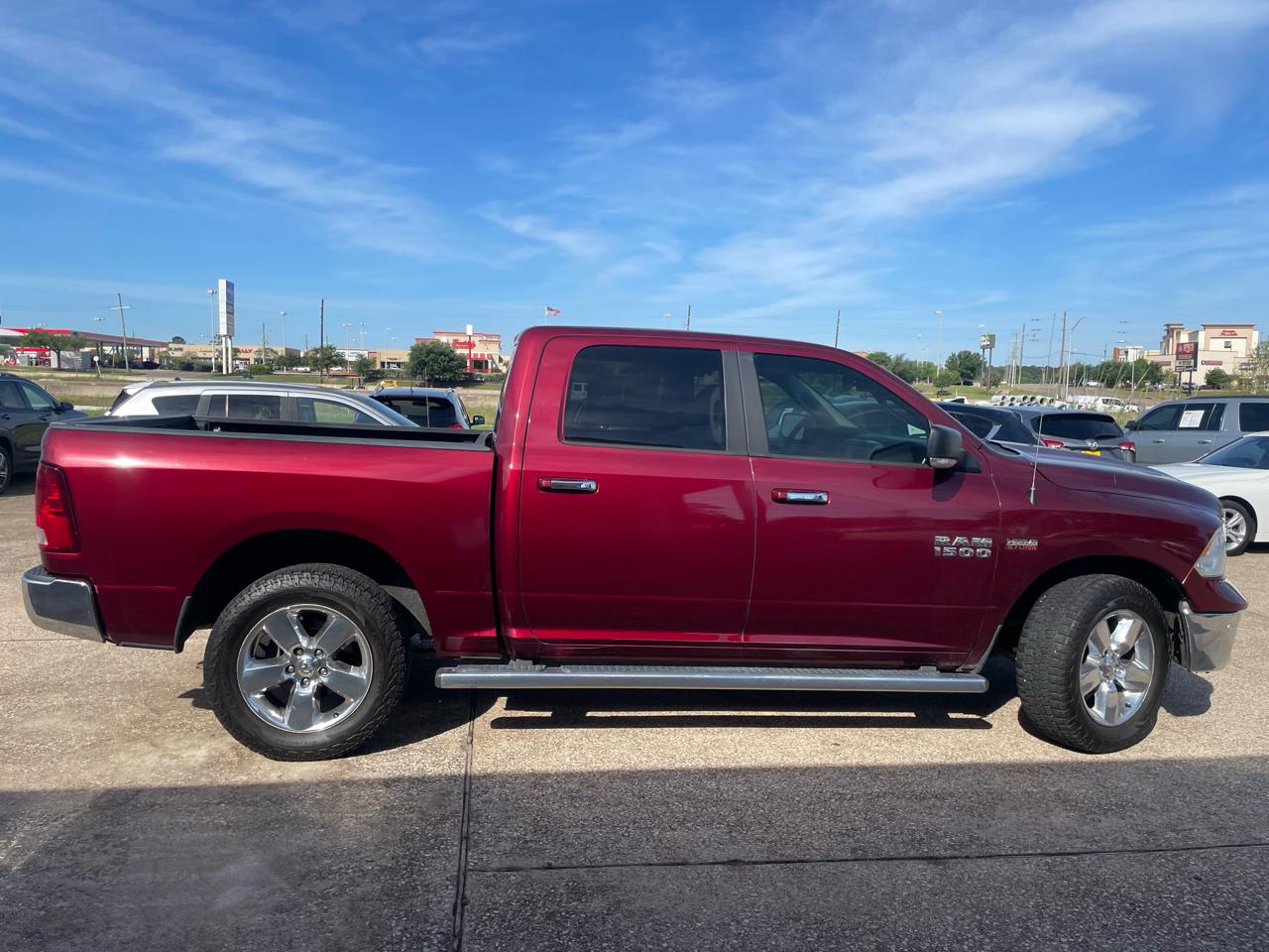 RAM 1500 Lone Star 4x4 Crew Cab 5'7" Box 2017