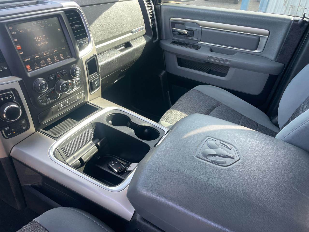 RAM 1500 Lone Star 4x4 Crew Cab 5'7" Box 2017
