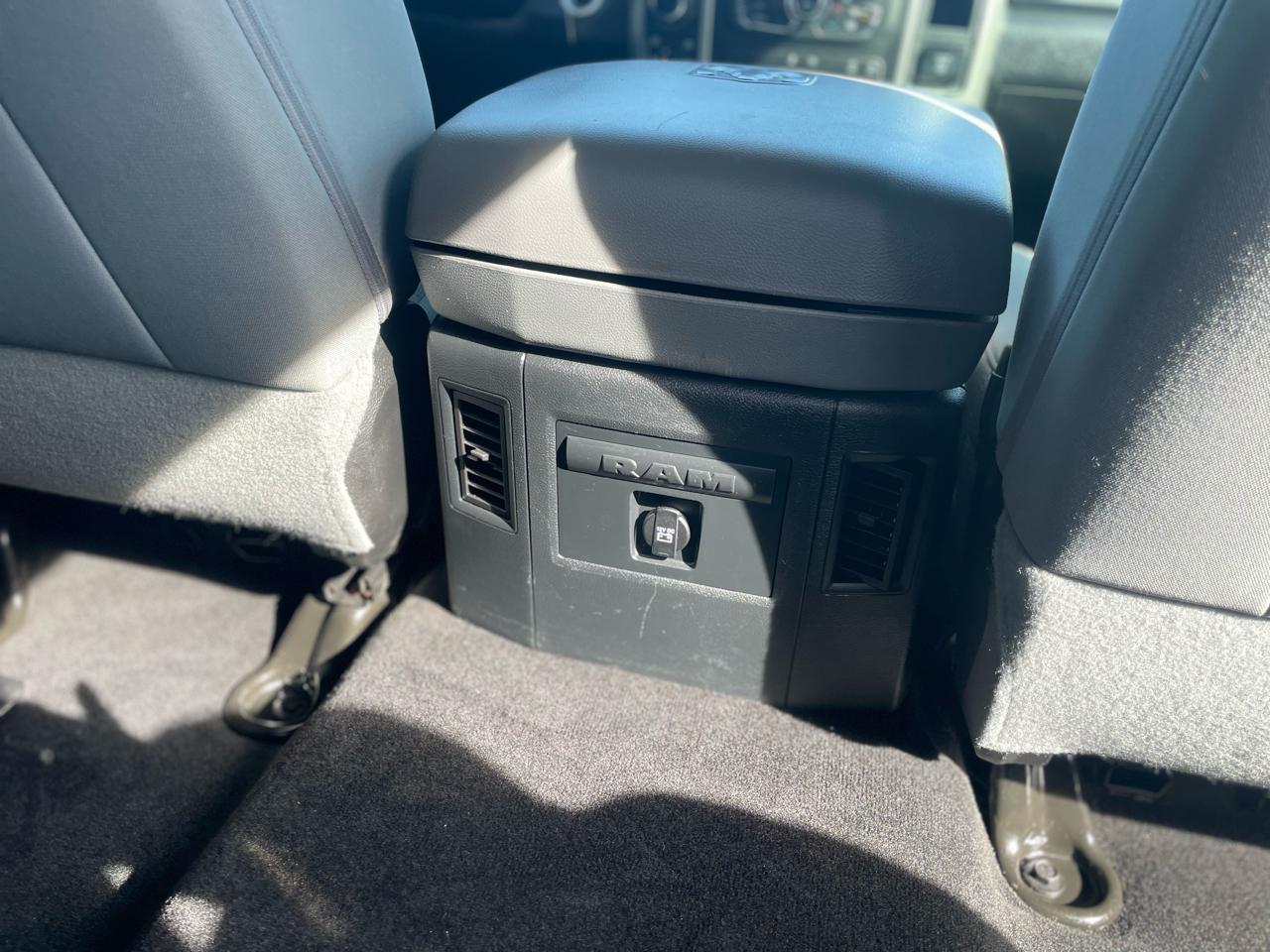 RAM 1500 Lone Star 4x4 Crew Cab 5'7" Box 2017