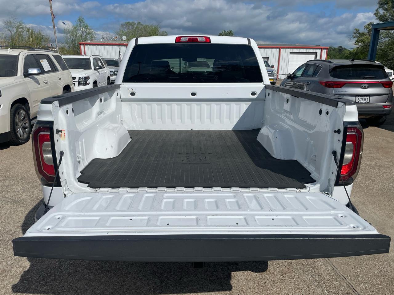 GMC Sierra 1500 4WD Crew Cab 143.5" SLT 2018