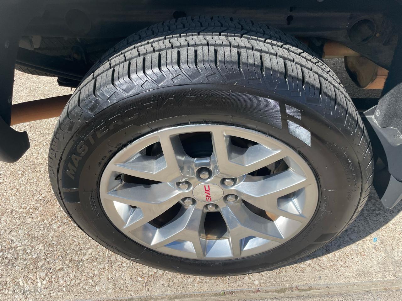 GMC Sierra 1500 4WD Crew Cab 143.5" SLT 2018