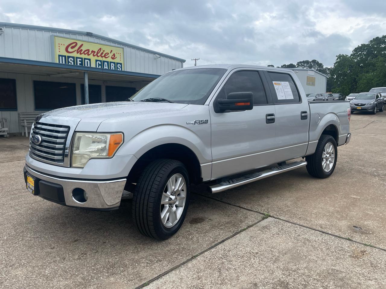2010 Ford F-150 2WD SuperCrew 145" XLT