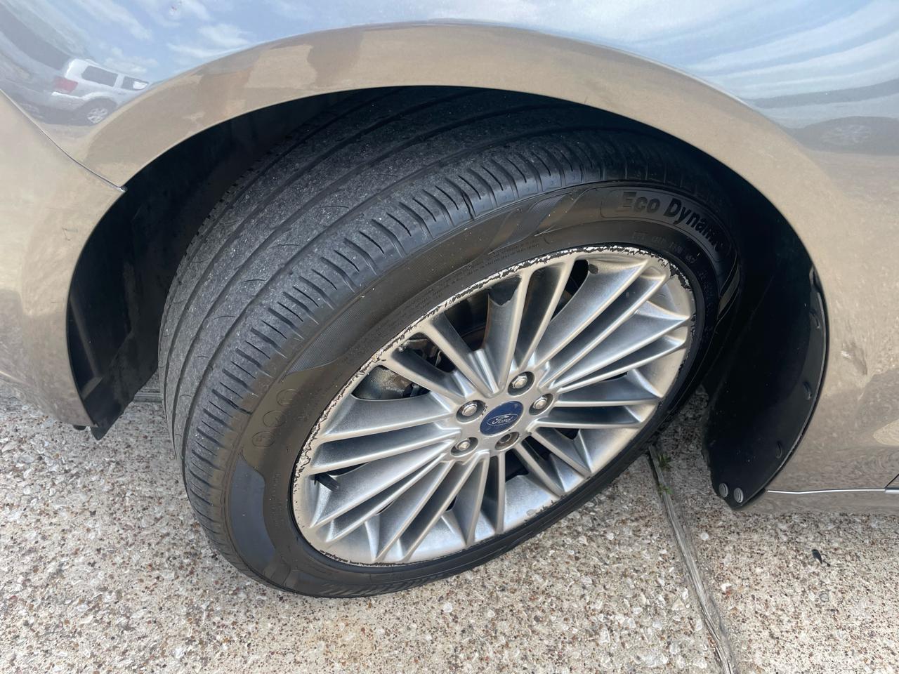 Ford Fusion 4dr Sdn SE FWD 2014