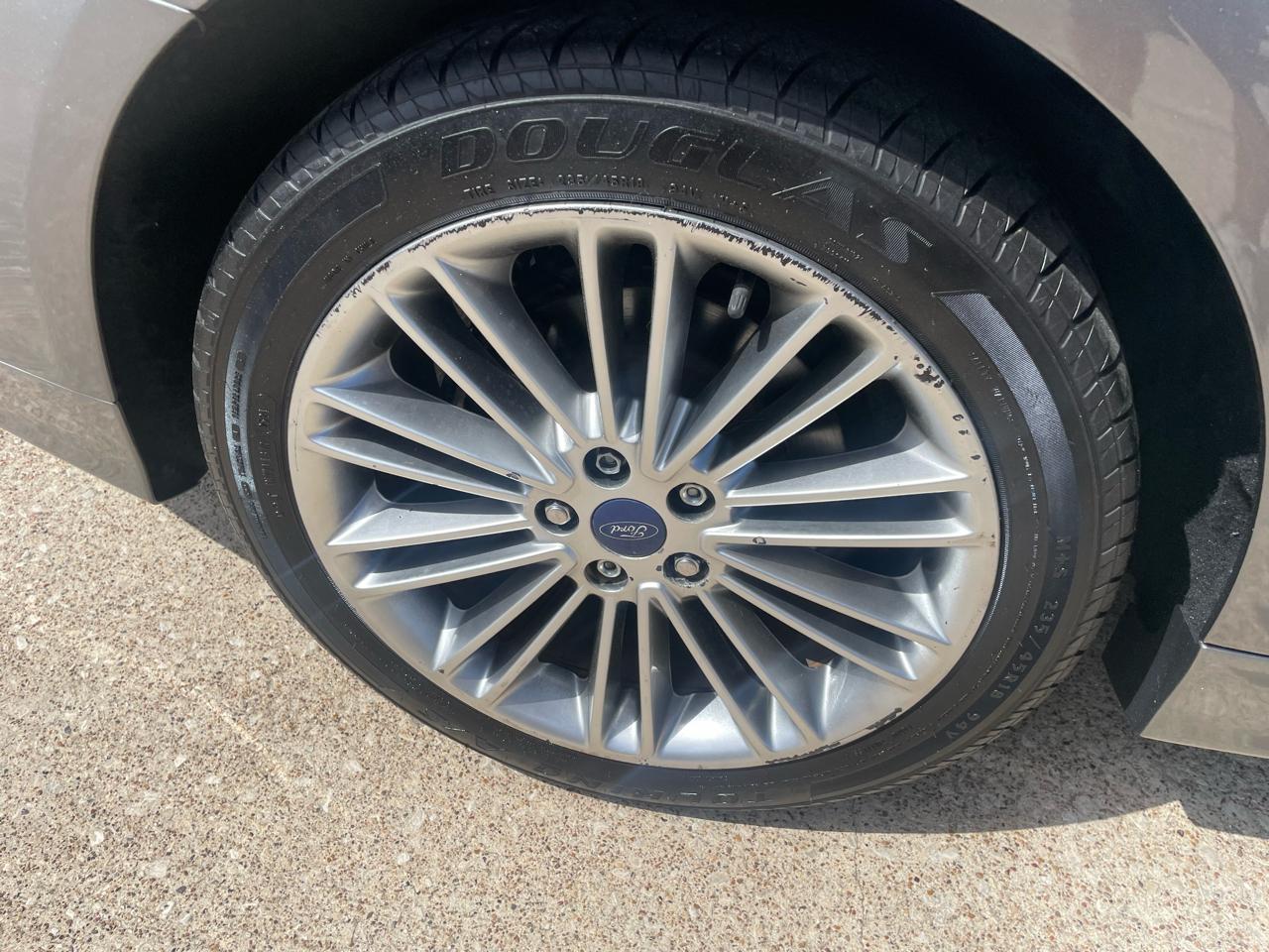 Ford Fusion 4dr Sdn SE FWD 2014