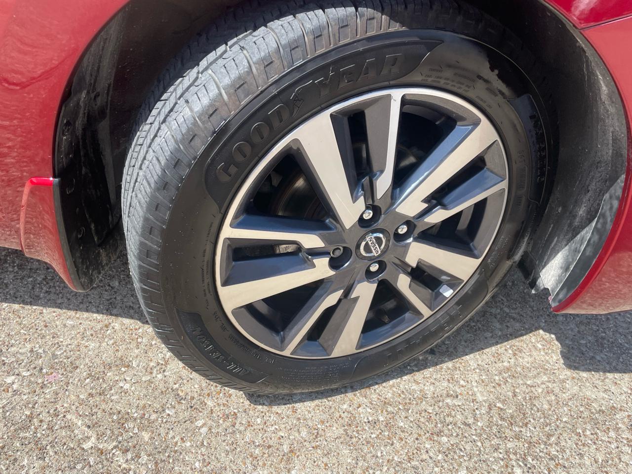 Nissan Versa SV CVT 2020