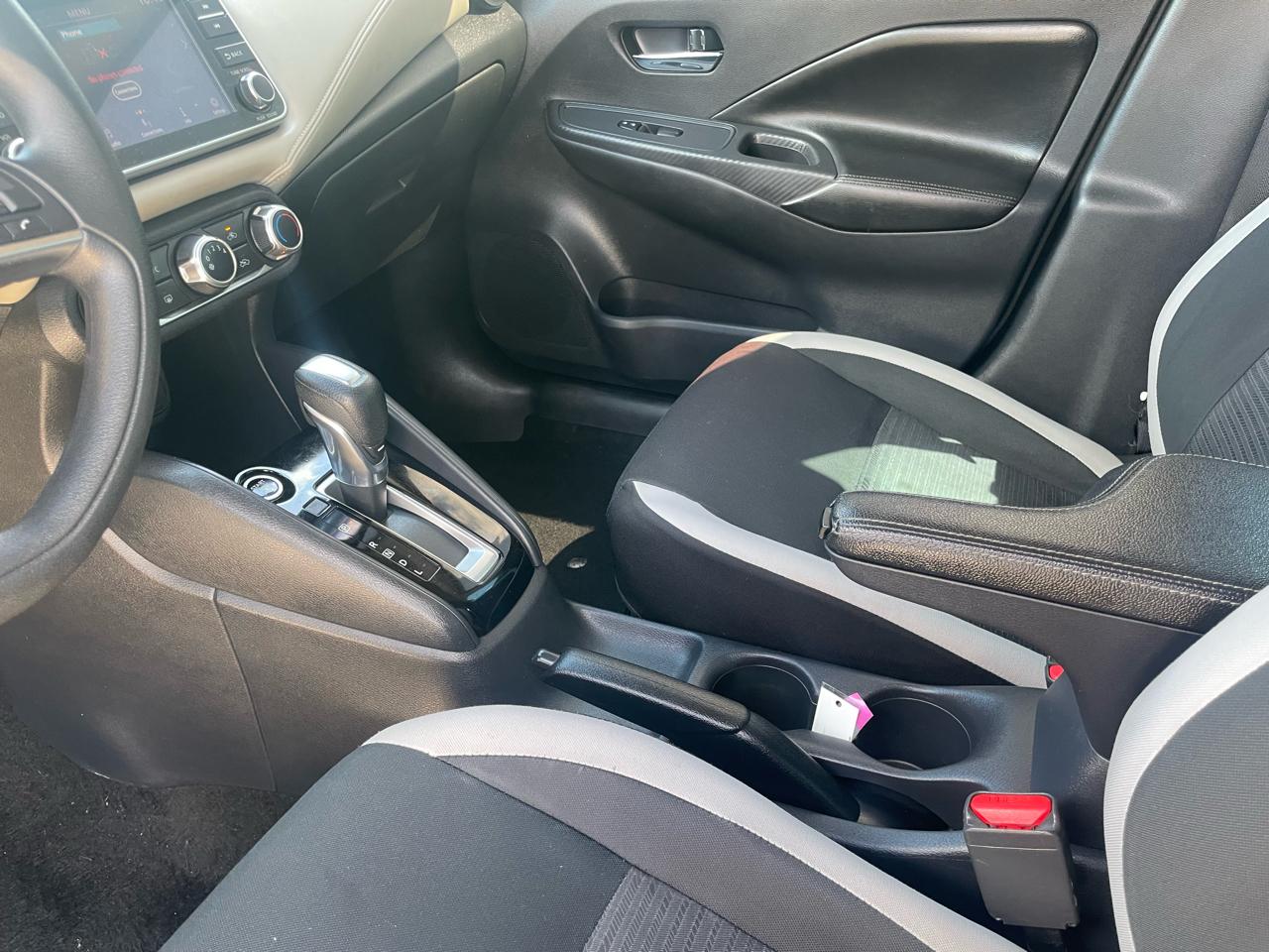 Nissan Versa SV CVT 2020