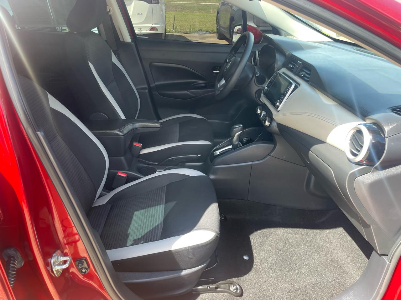 Nissan Versa SV CVT 2020