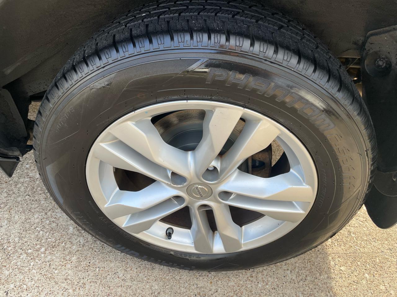 Nissan Rogue AWD 4dr SV 2012