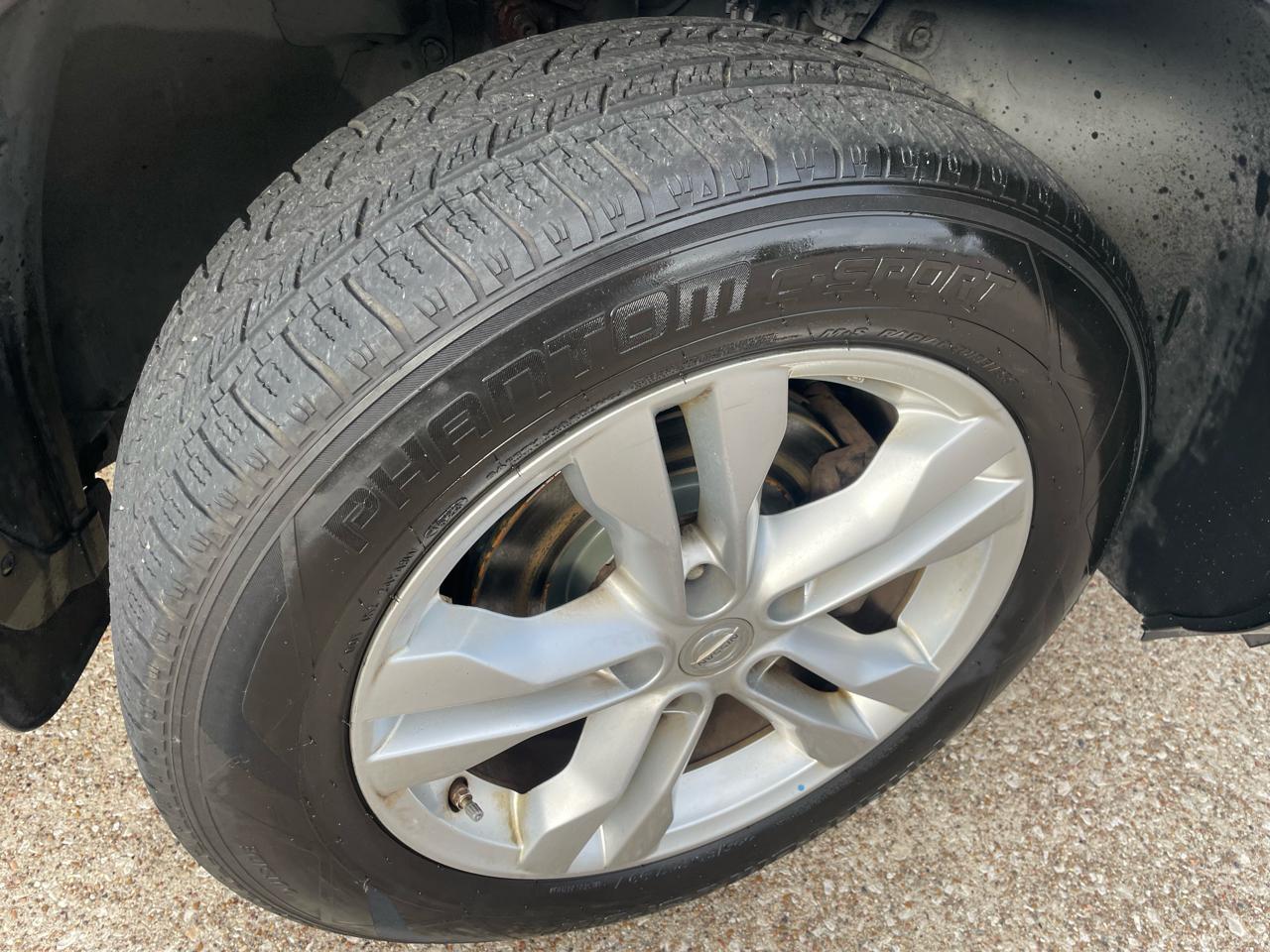 Nissan Rogue AWD 4dr SV 2012