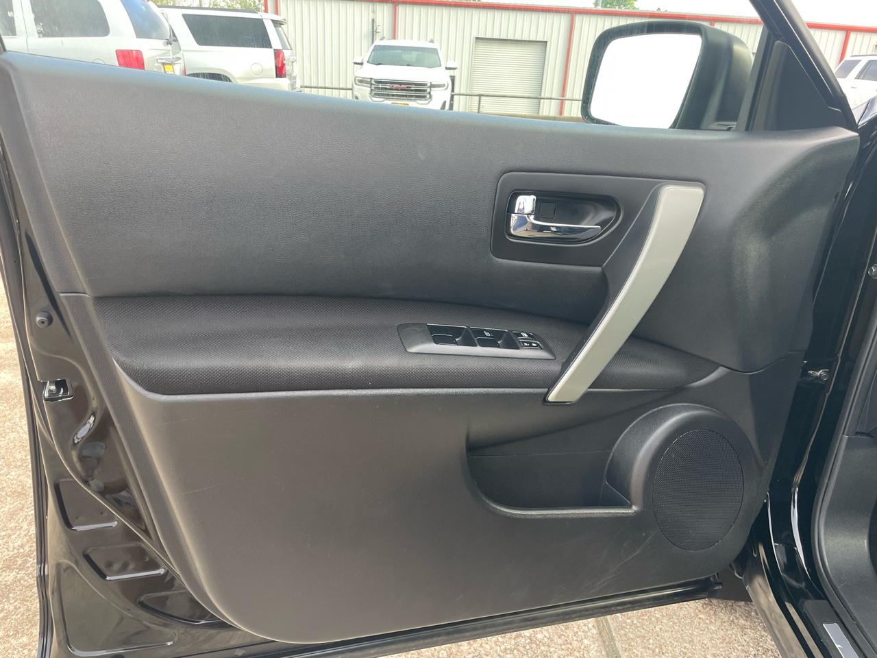 Nissan Rogue AWD 4dr SV 2012