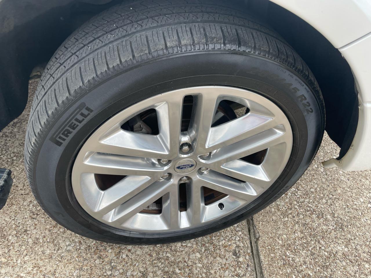 Ford Expedition EL 2WD 4dr Platinum 2016