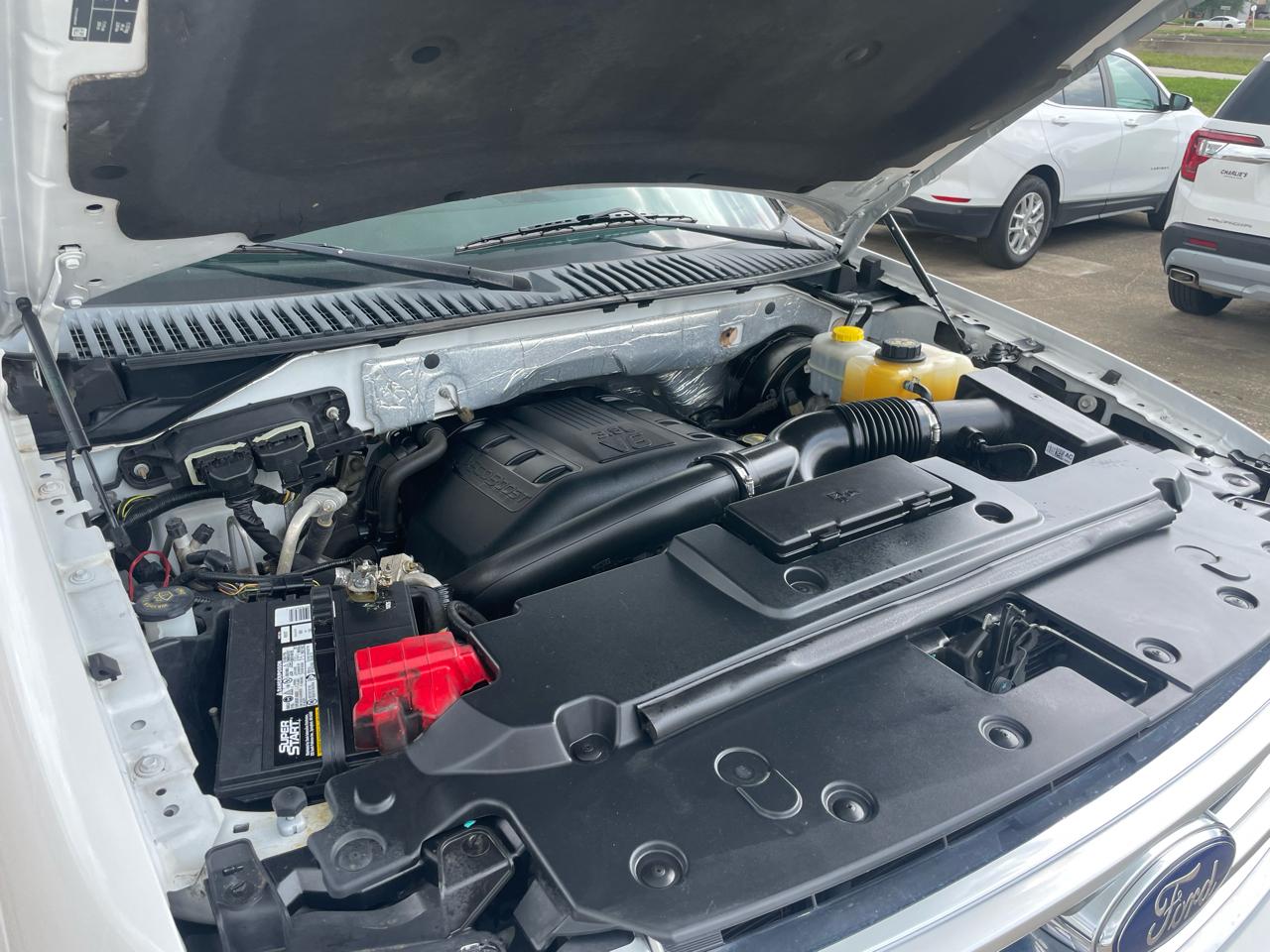 Ford Expedition EL 2WD 4dr Platinum 2016