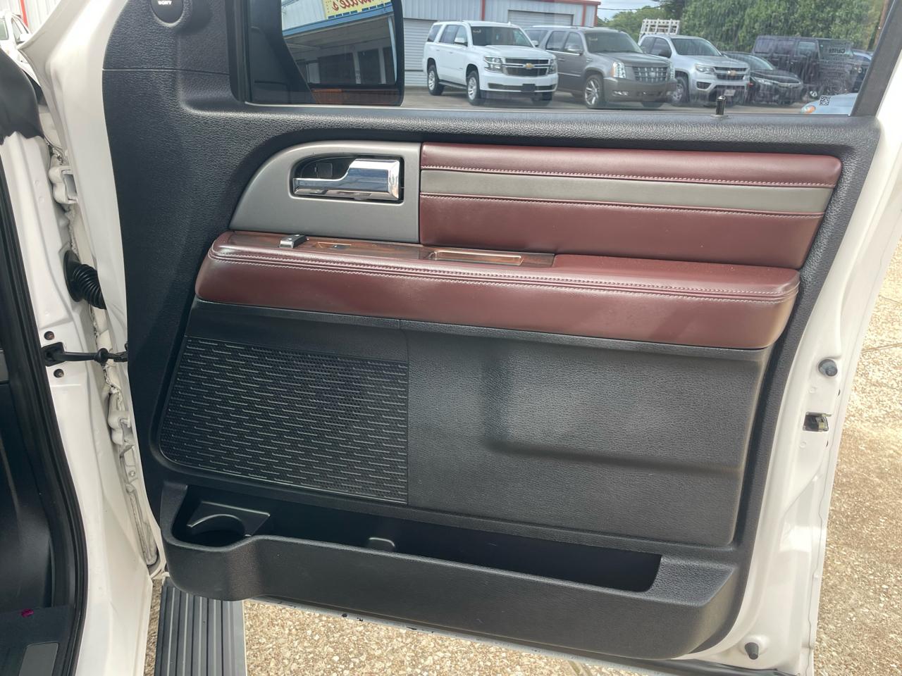 Ford Expedition EL 2WD 4dr Platinum 2016