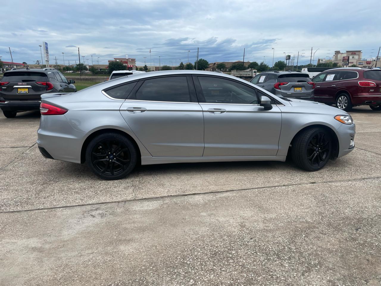 Ford Fusion SE FWD 2020