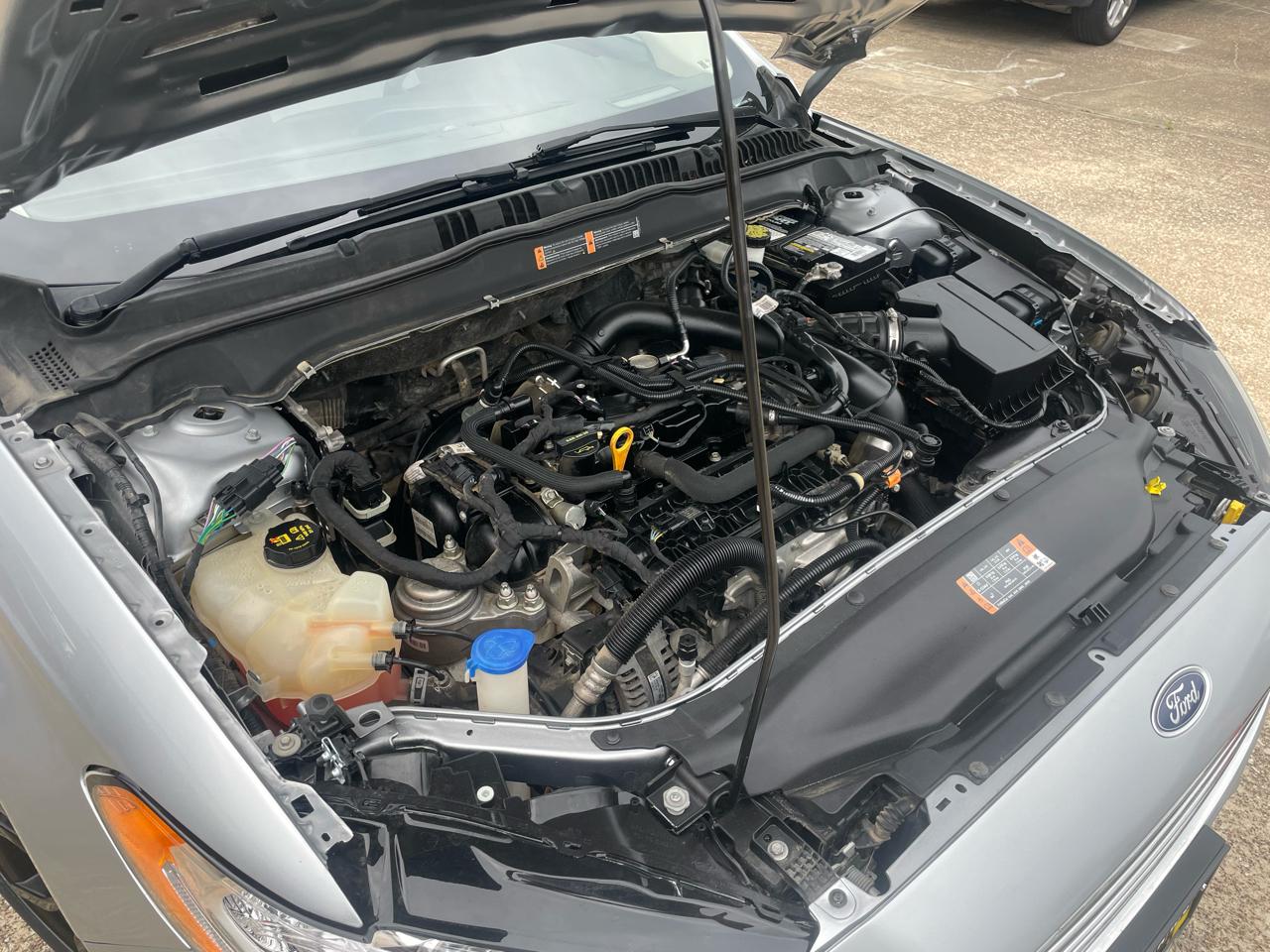 Ford Fusion SE FWD 2020