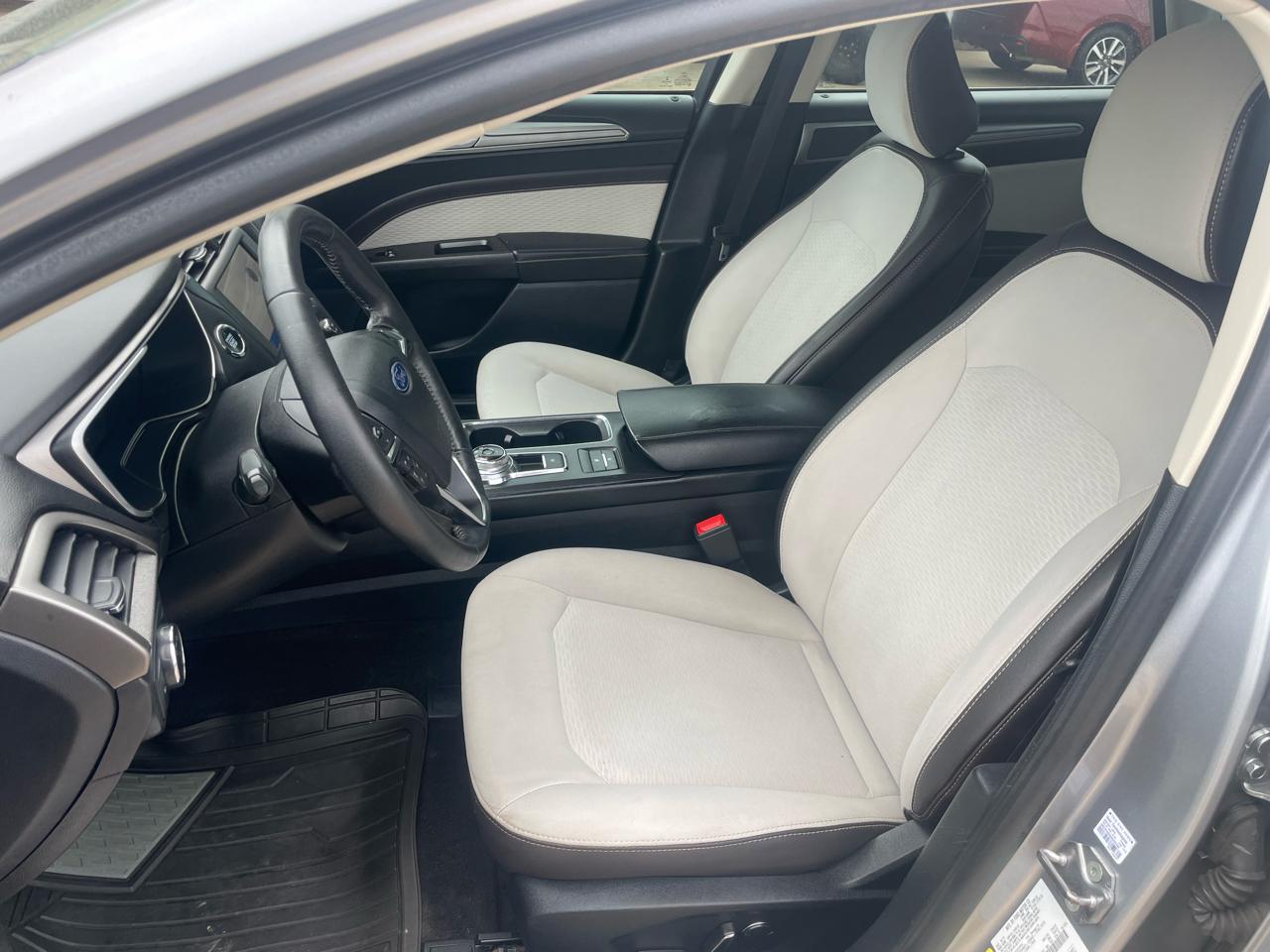 Ford Fusion SE FWD 2020