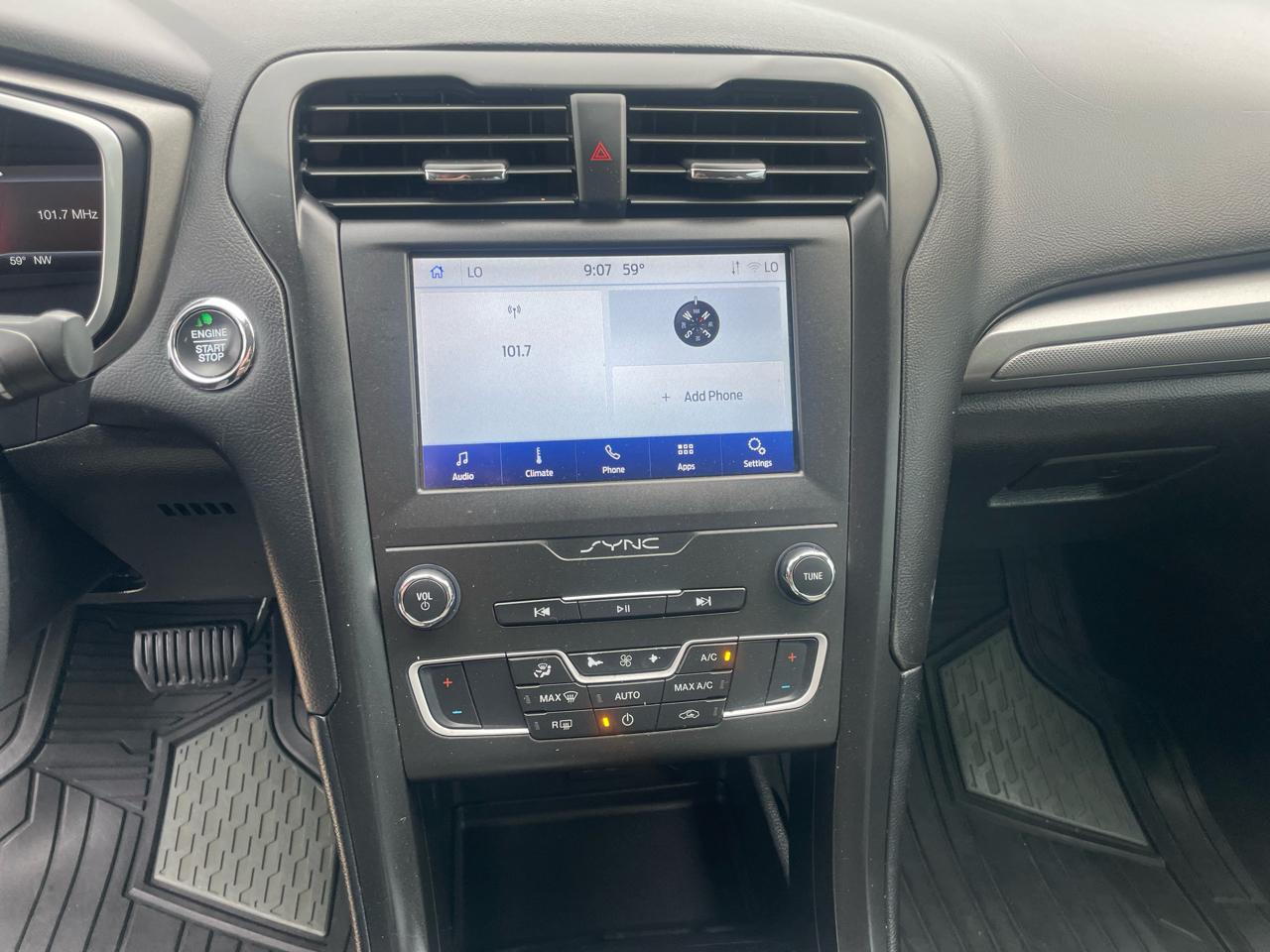 Ford Fusion SE FWD 2020