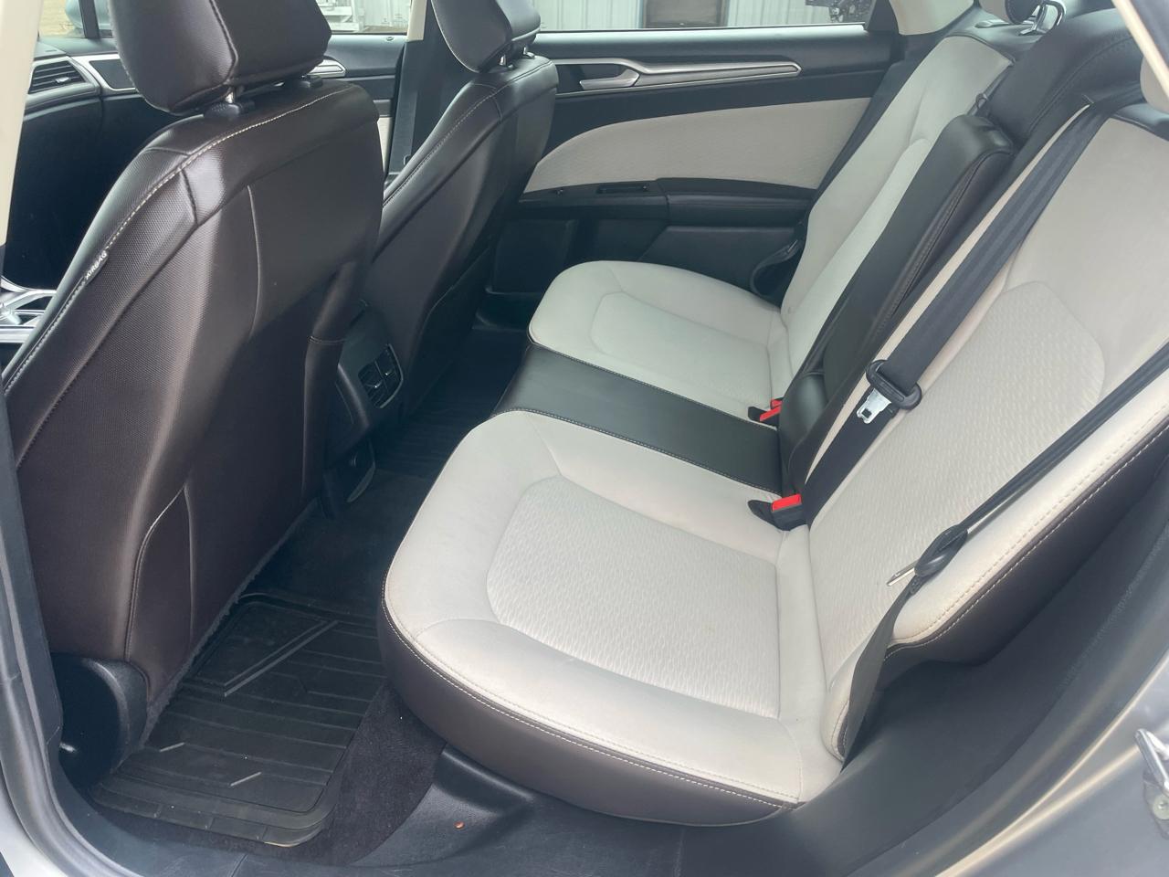 Ford Fusion SE FWD 2020
