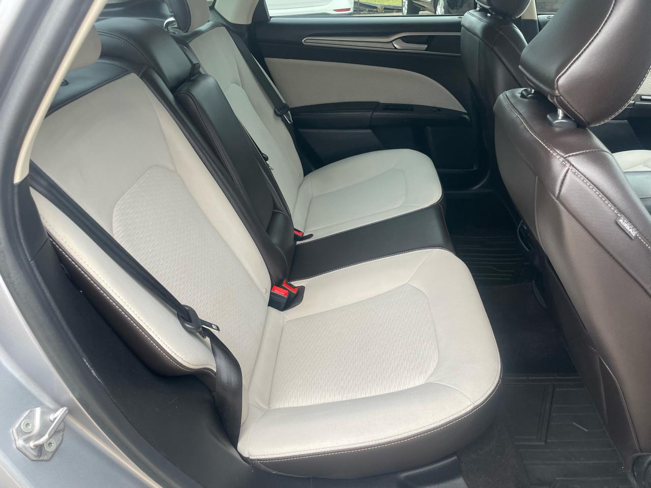 Ford Fusion SE FWD 2020