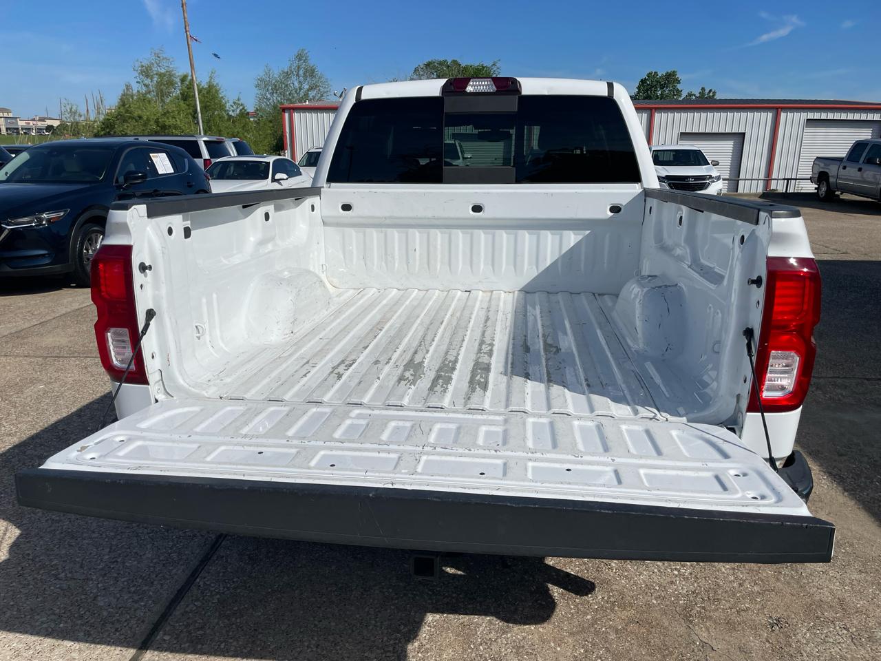 Chevrolet Silverado 1500 2WD Crew Cab 143.5" LTZ w/1LZ 2017