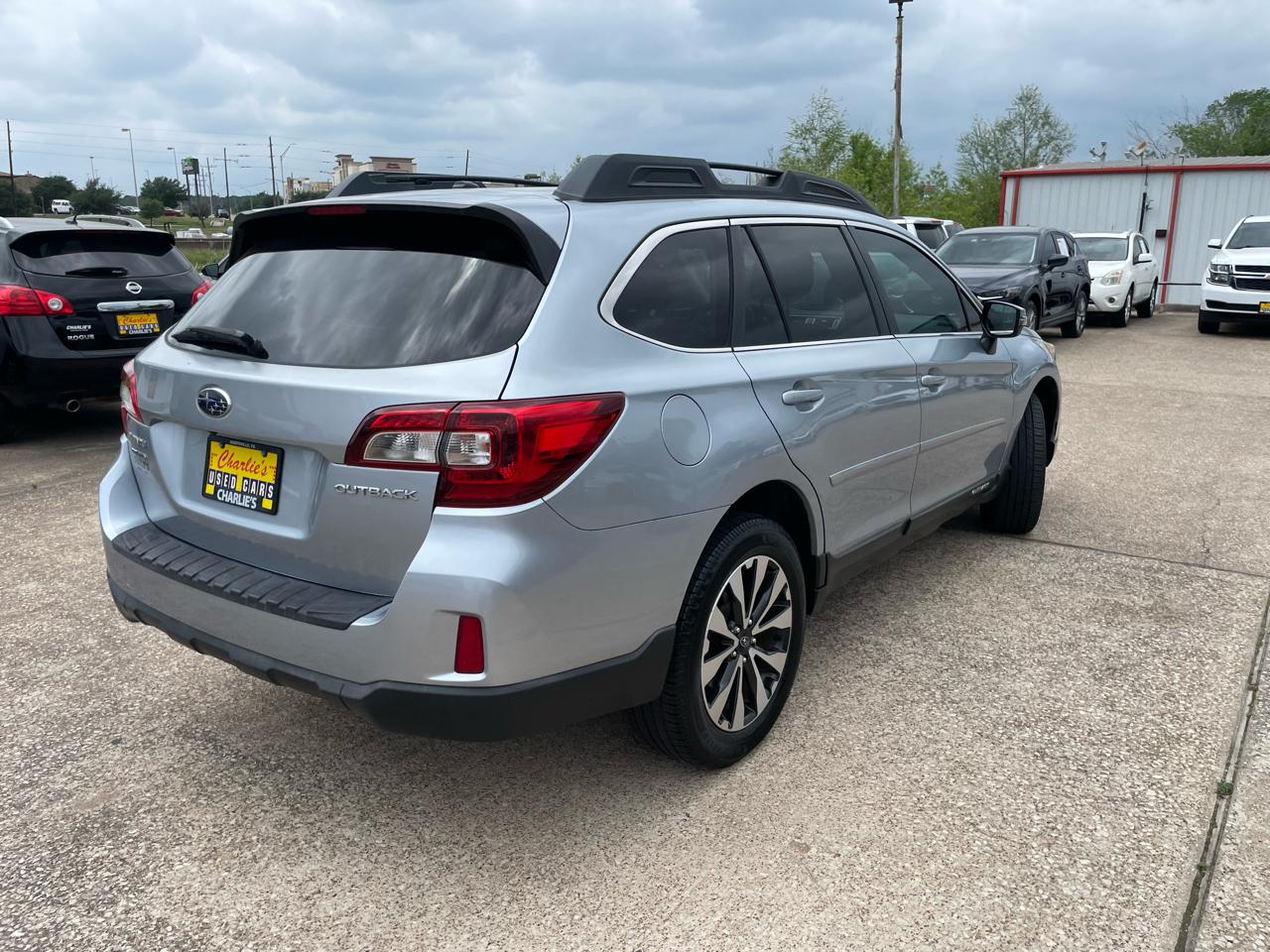 Subaru Outback 4dr Wgn 2.5i Limited 2015