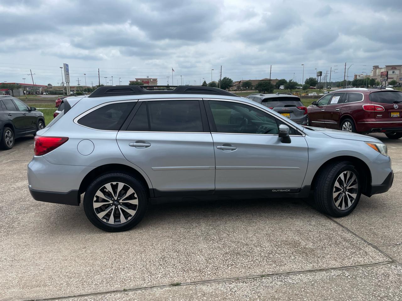 Subaru Outback 4dr Wgn 2.5i Limited 2015