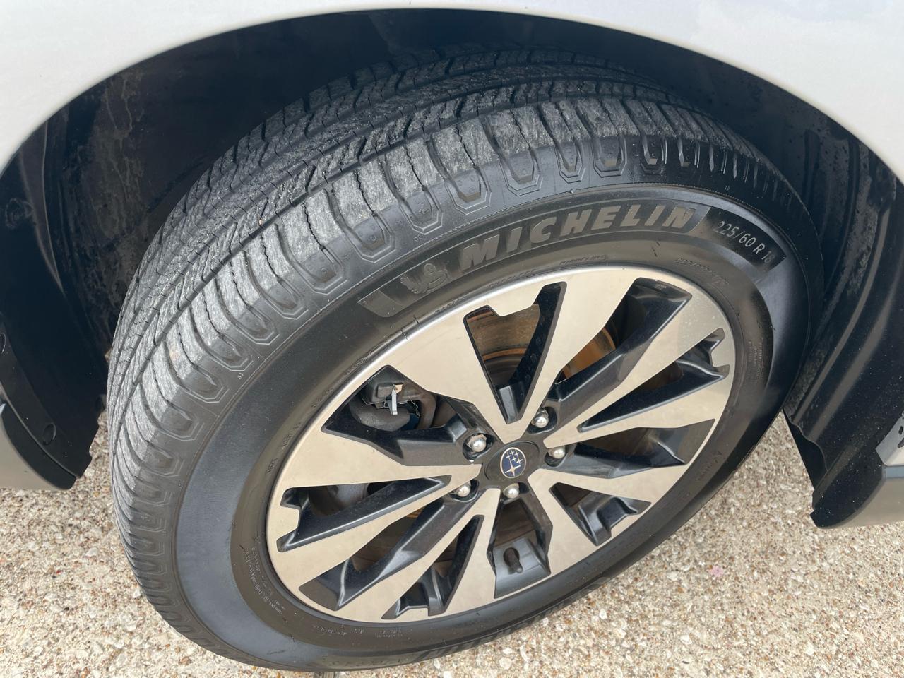 Subaru Outback 4dr Wgn 2.5i Limited 2015