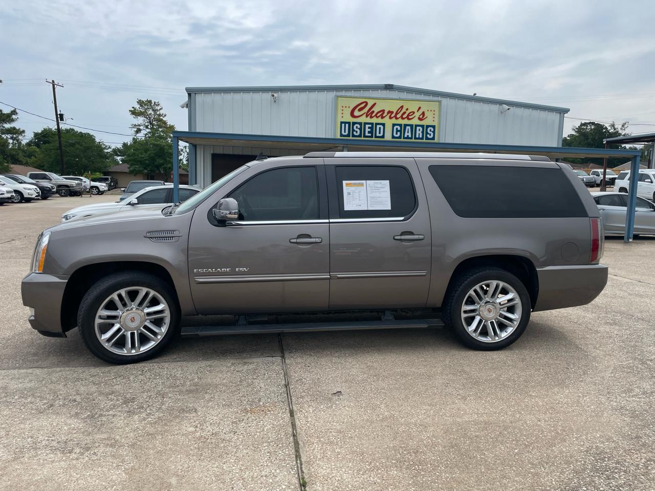 Cadillac Escalade ESV AWD 4dr Premium 2014