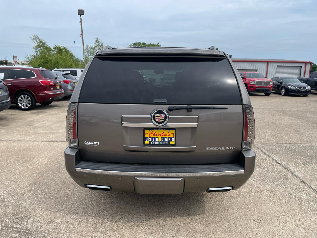 Cadillac Escalade ESV AWD 4dr Premium 2014