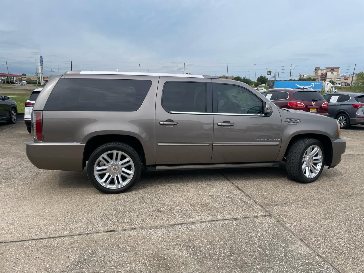 Cadillac Escalade ESV AWD 4dr Premium 2014