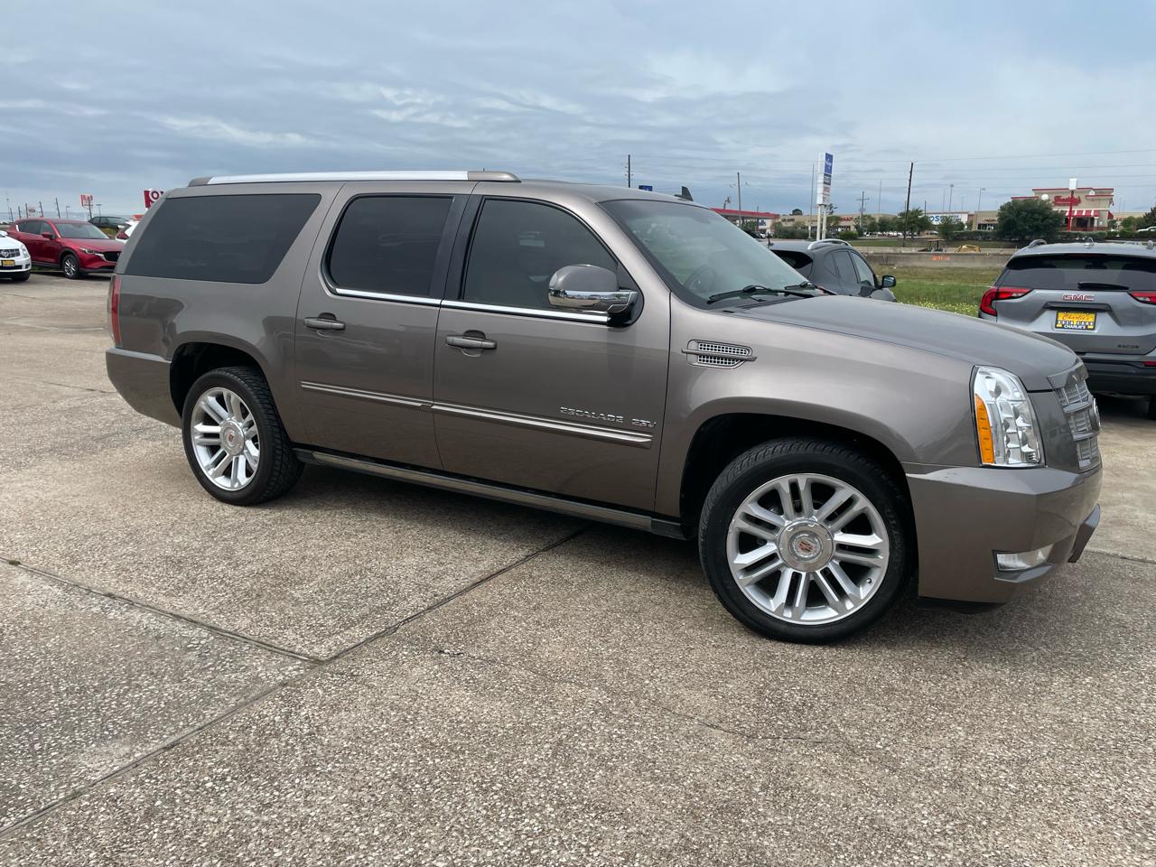 Cadillac Escalade ESV AWD 4dr Premium 2014