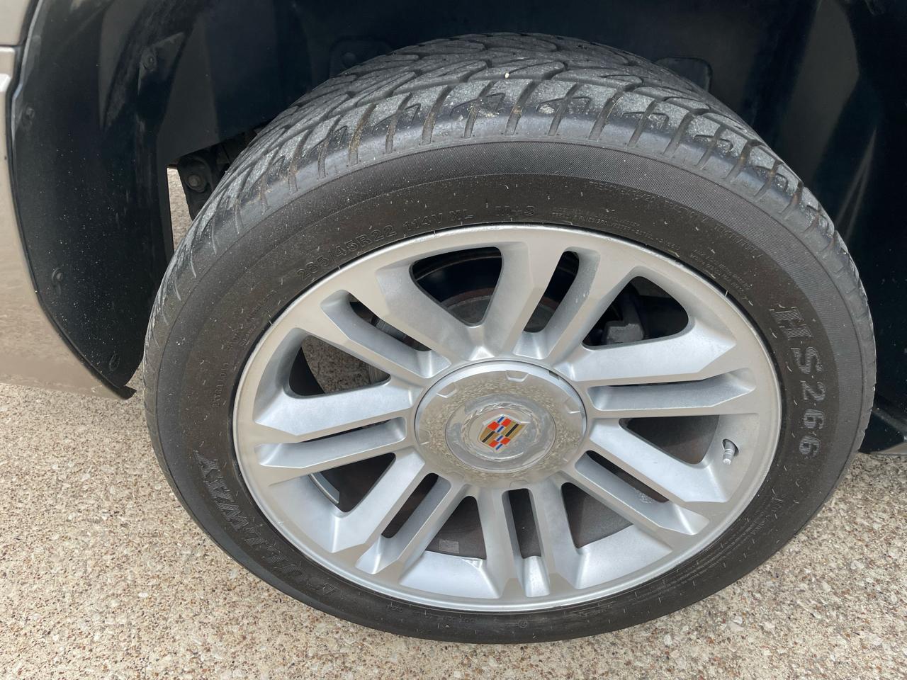 Cadillac Escalade ESV AWD 4dr Premium 2014