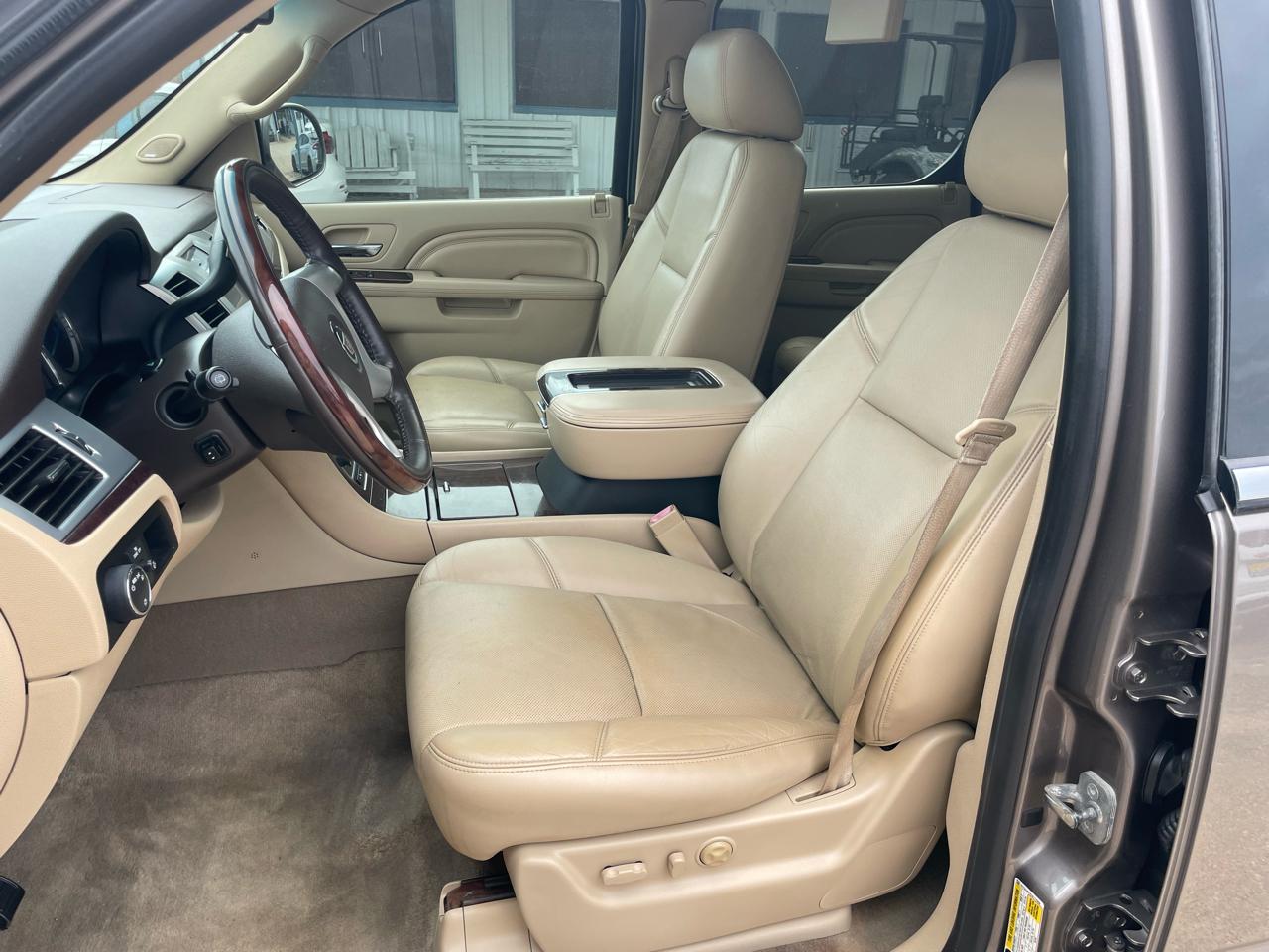 Cadillac Escalade ESV AWD 4dr Premium 2014