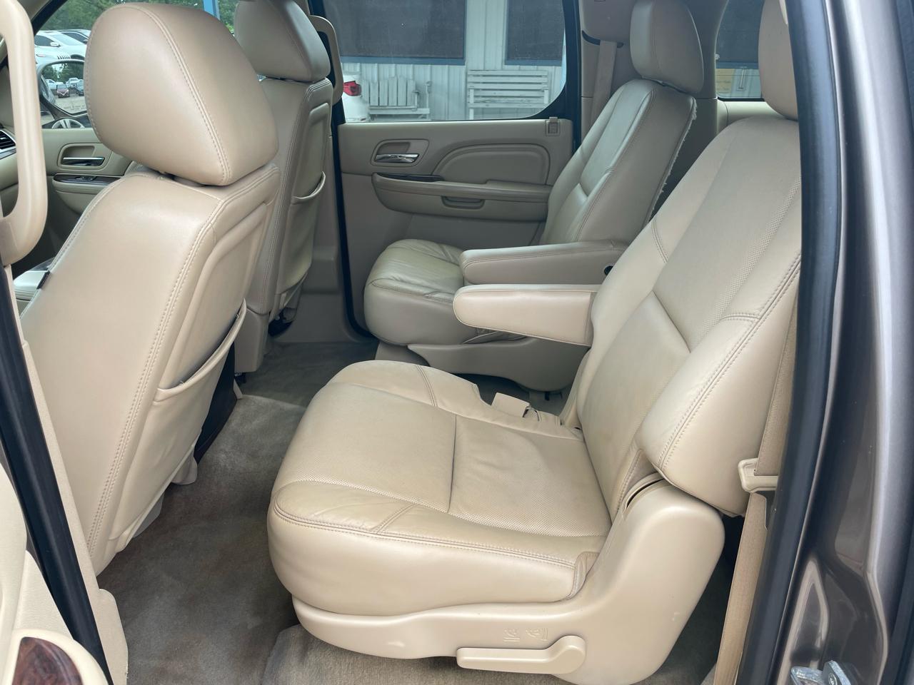 Cadillac Escalade ESV AWD 4dr Premium 2014