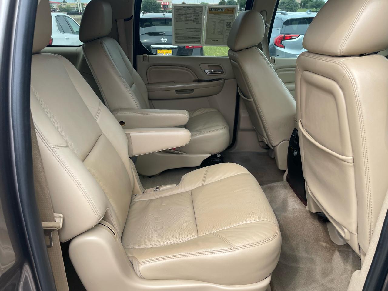Cadillac Escalade ESV AWD 4dr Premium 2014