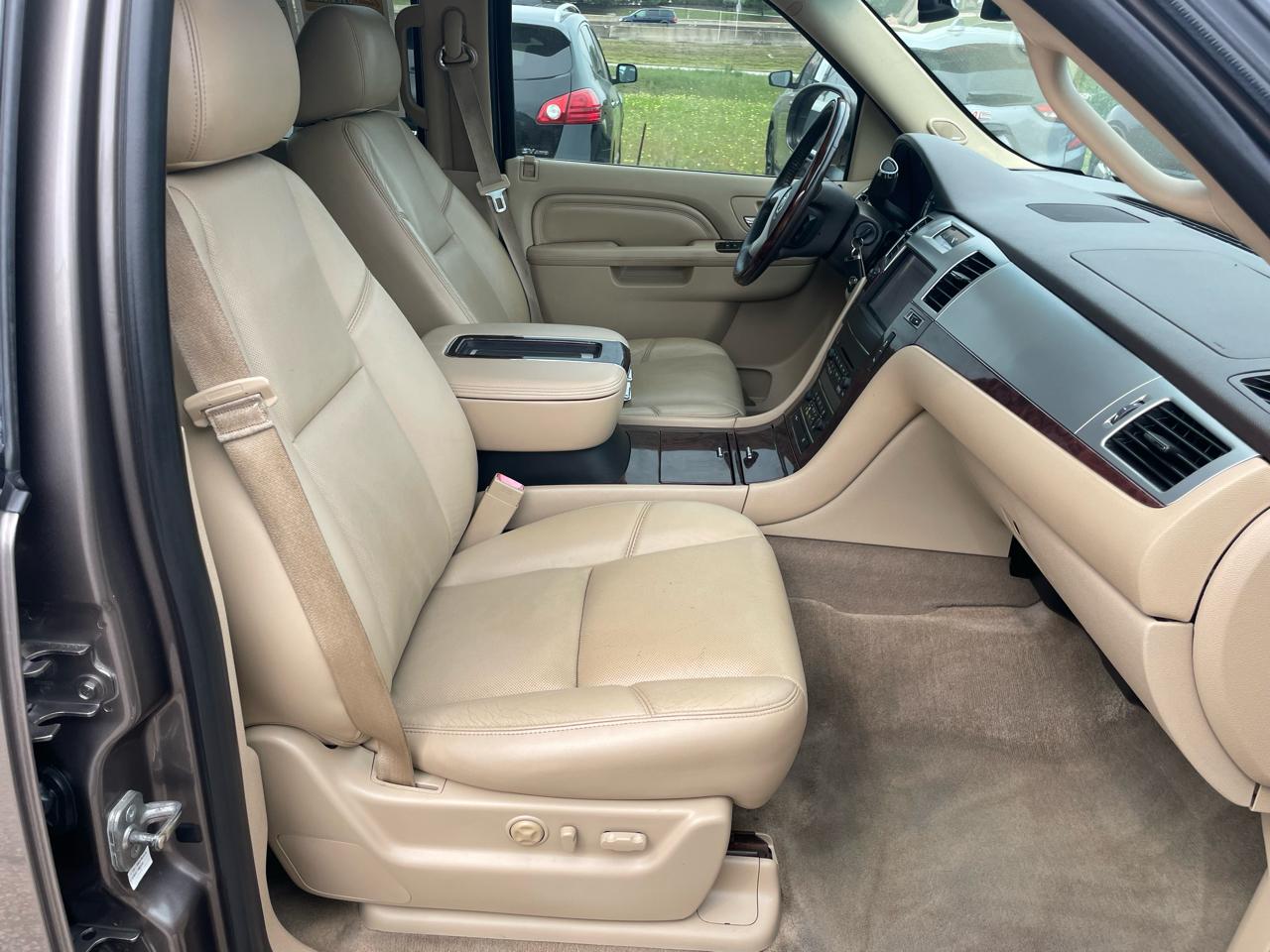 Cadillac Escalade ESV AWD 4dr Premium 2014