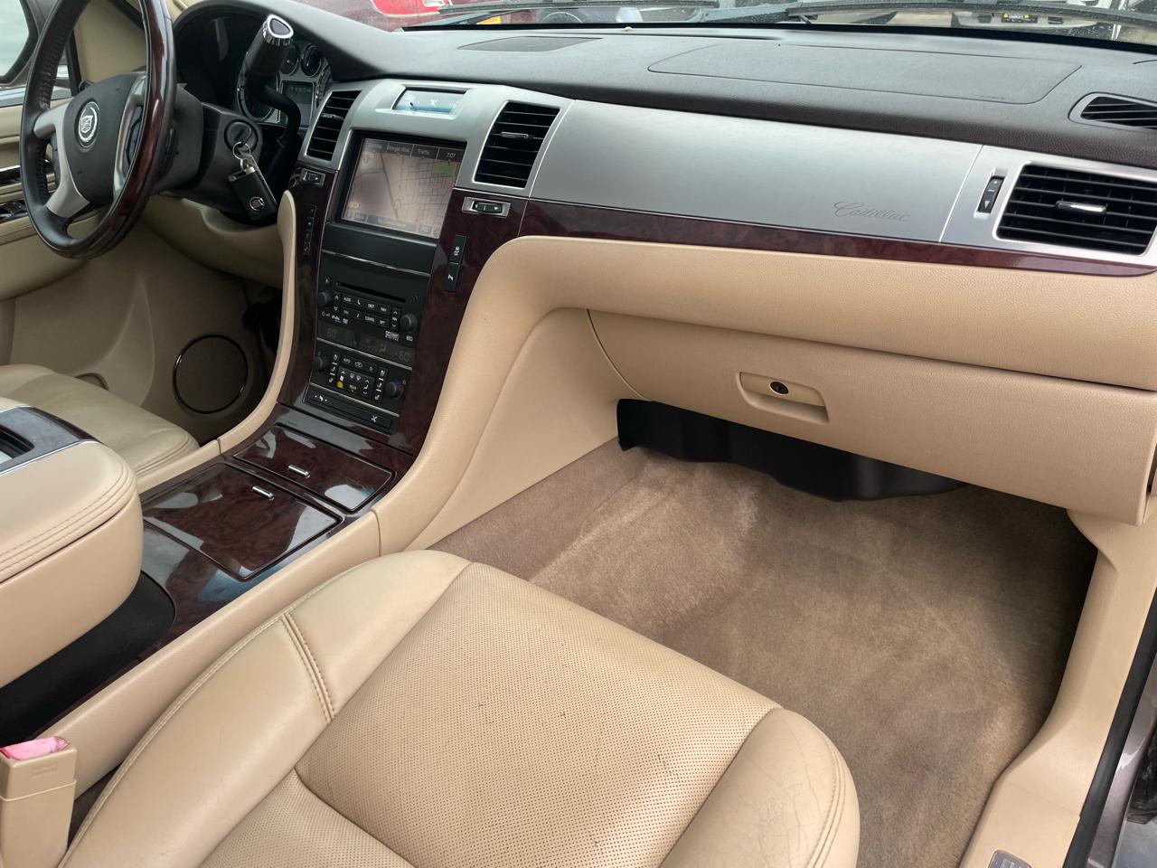 Cadillac Escalade ESV AWD 4dr Premium 2014