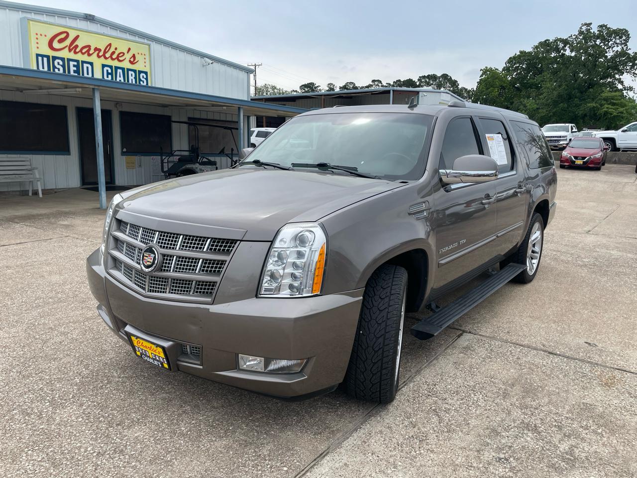 Cadillac Escalade ESV AWD 4dr Premium 2014