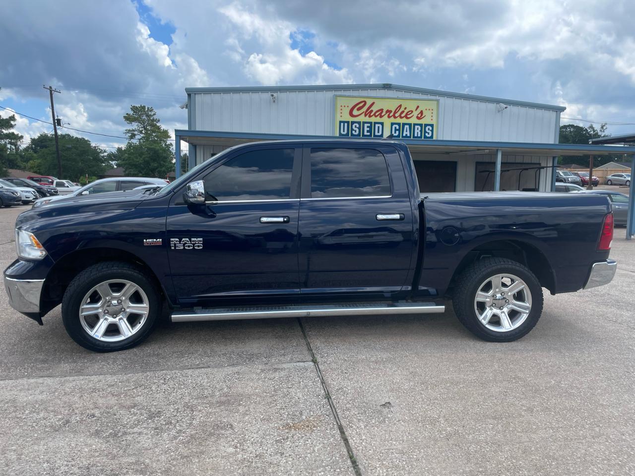 RAM 1500 Lone Star Silver 4x4 Crew Cab 5'7" Box 2017