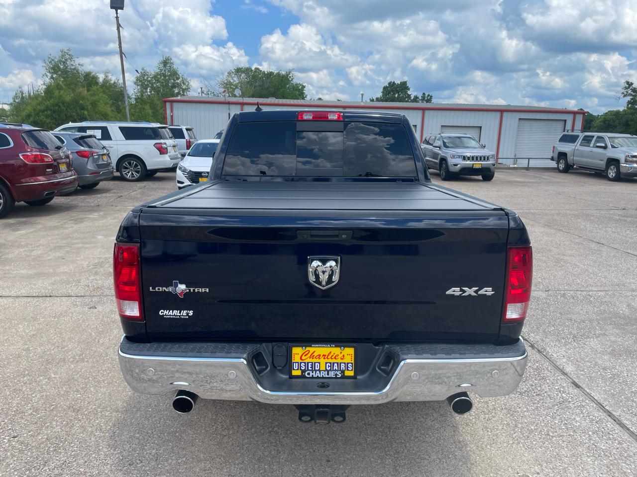 RAM 1500 Lone Star Silver 4x4 Crew Cab 5'7" Box 2017