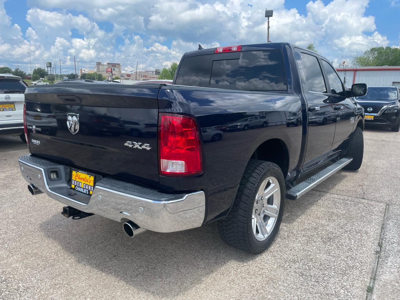RAM 1500 Lone Star Silver 4x4 Crew Cab 5'7" Box 2017
