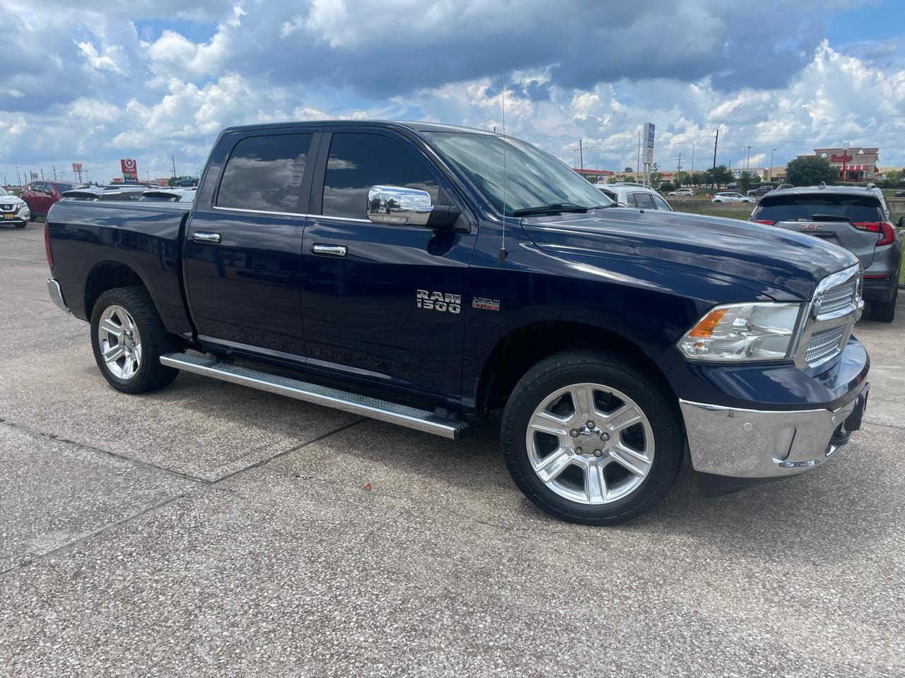 RAM 1500 Lone Star Silver 4x4 Crew Cab 5'7" Box 2017