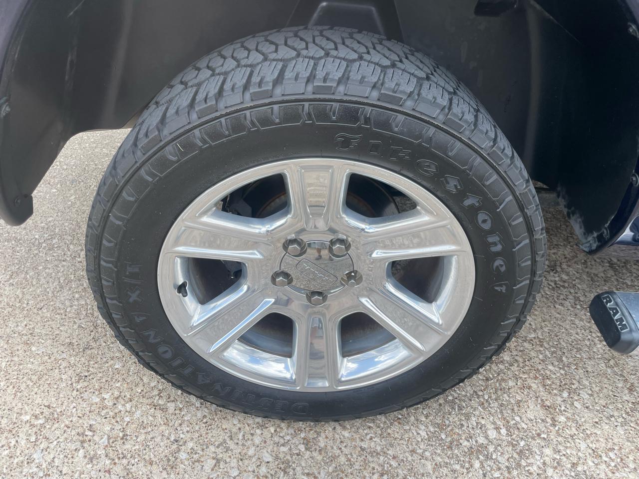 RAM 1500 Lone Star Silver 4x4 Crew Cab 5'7" Box 2017