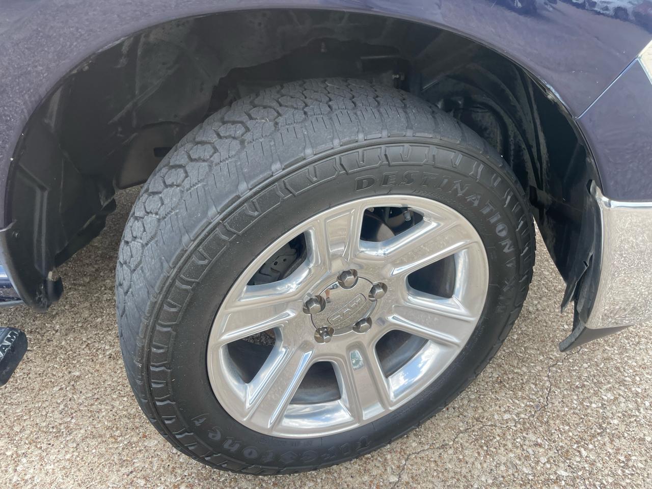 RAM 1500 Lone Star Silver 4x4 Crew Cab 5'7" Box 2017