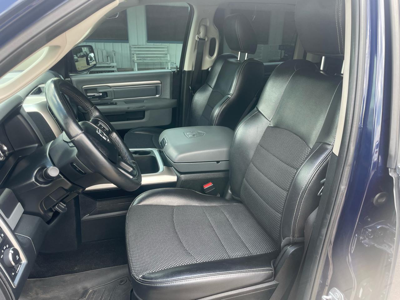 RAM 1500 Lone Star Silver 4x4 Crew Cab 5'7" Box 2017