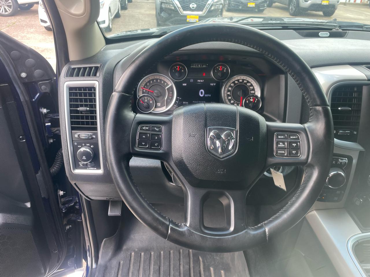 RAM 1500 Lone Star Silver 4x4 Crew Cab 5'7" Box 2017