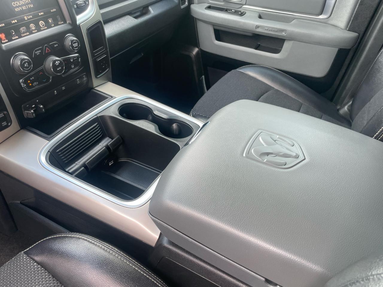 RAM 1500 Lone Star Silver 4x4 Crew Cab 5'7" Box 2017