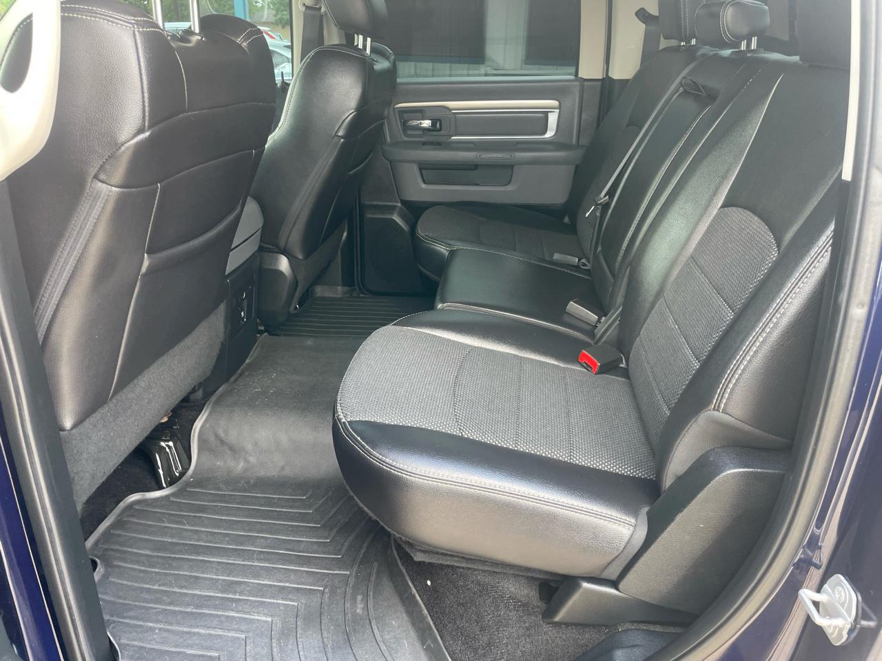 RAM 1500 Lone Star Silver 4x4 Crew Cab 5'7" Box 2017