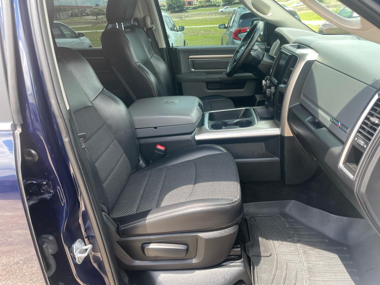 RAM 1500 Lone Star Silver 4x4 Crew Cab 5'7" Box 2017