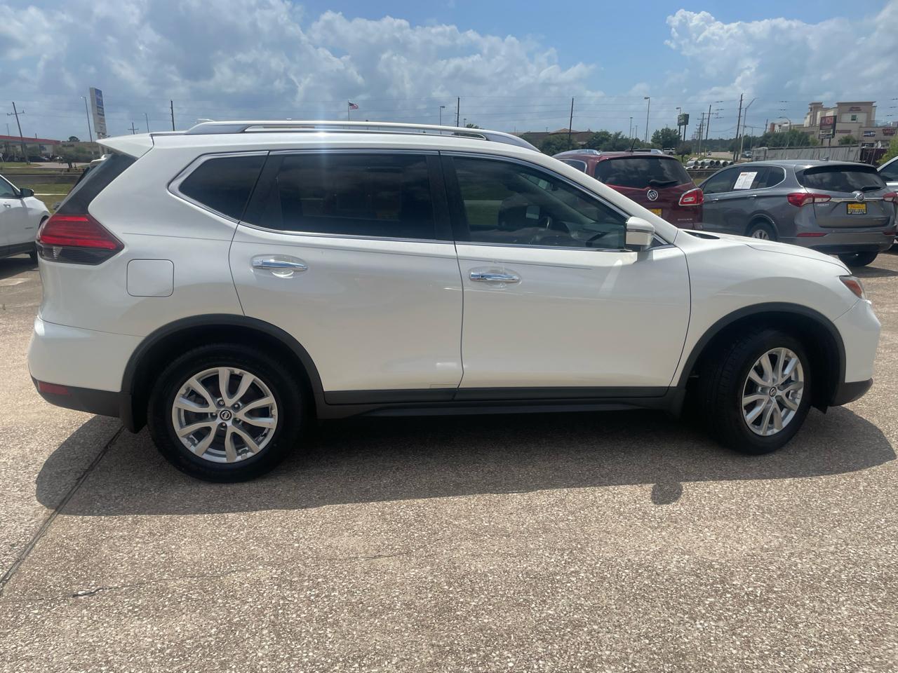 Nissan Rogue FWD SV 2017